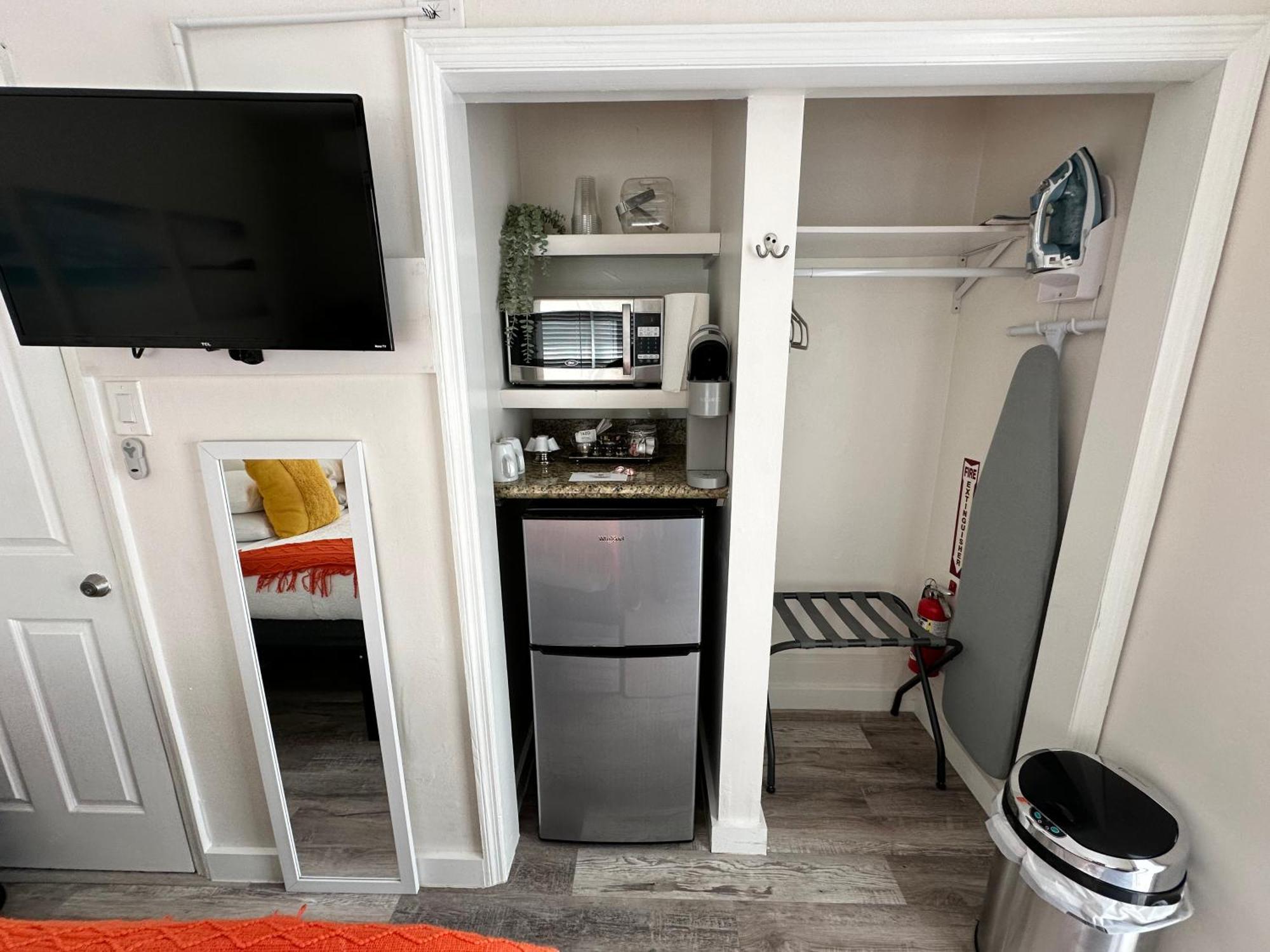 The Agustin Guesthouse - Men Only Clothing Optional Fort Lauderdale Exterior photo