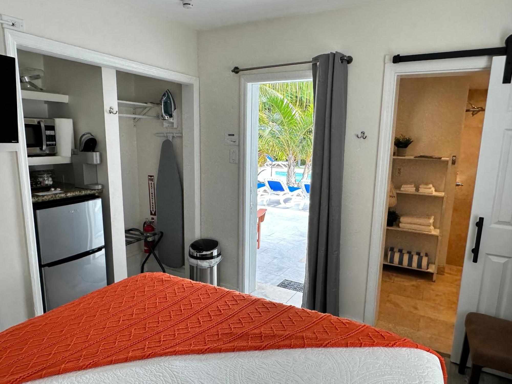 The Agustin Guesthouse - Men Only Clothing Optional Fort Lauderdale Exterior photo