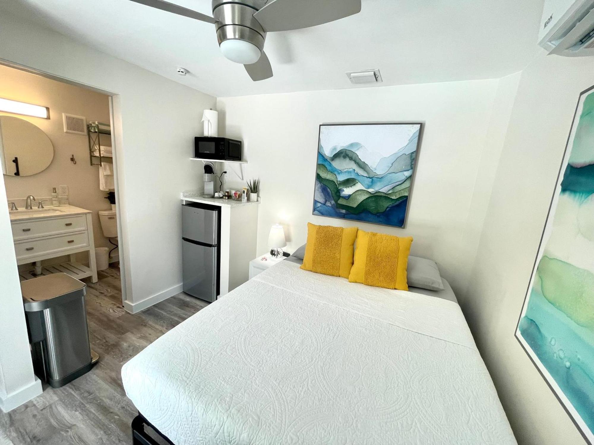 The Agustin Guesthouse - Men Only Clothing Optional Fort Lauderdale Exterior photo