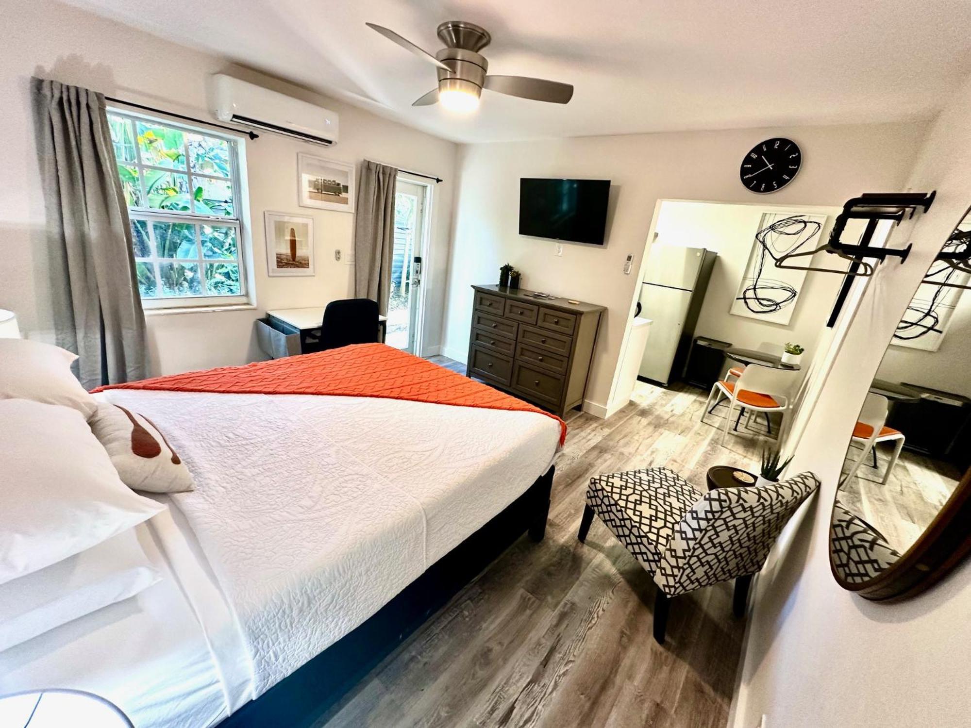 The Agustin Guesthouse - Men Only Clothing Optional Fort Lauderdale Exterior photo